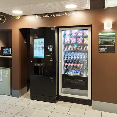 Otel Le Grand Noisy-le-Grand